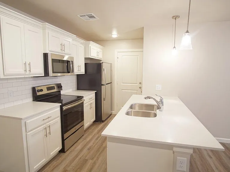 4310 NE 119th St — Photo 7