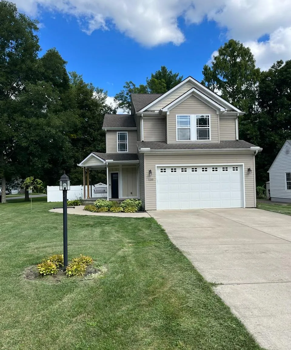 4 bed, 2136 sqft, $2,550 — Photo 1