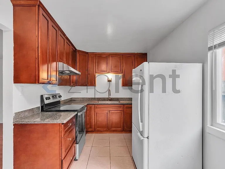 2341 21st St #B — Photo 13
