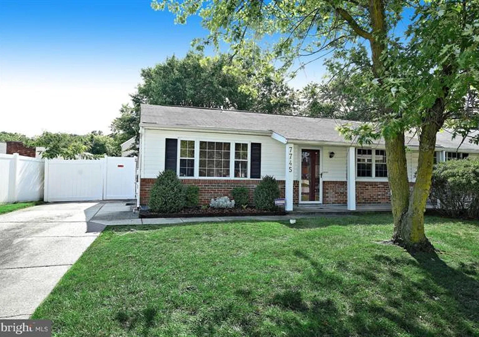 Updated 3 Bed Rancher with Fenced Yard in Pasadena — Photo 1