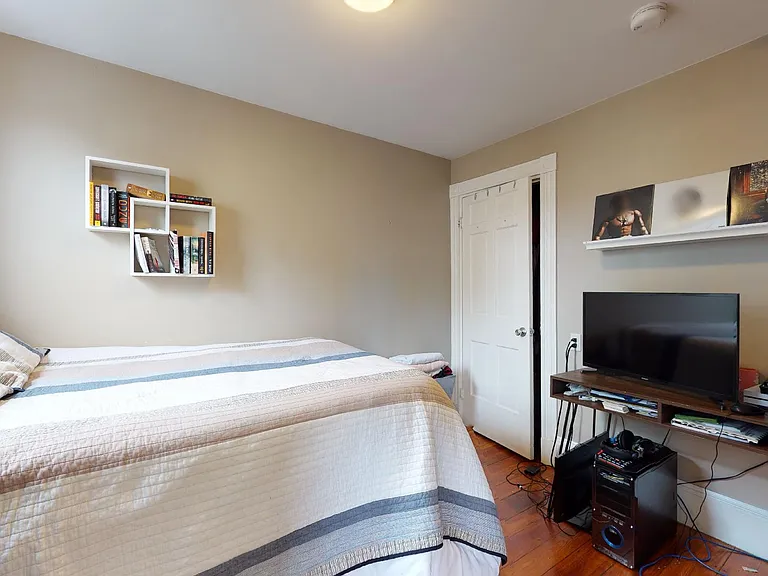 38 Vinton St #2 — Photo 11