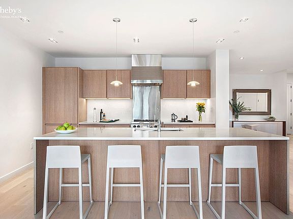 3rd image of 225 W 17th St #6A