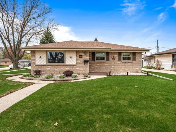 2912 15th AVENUE, South Milwaukee, WI 53172