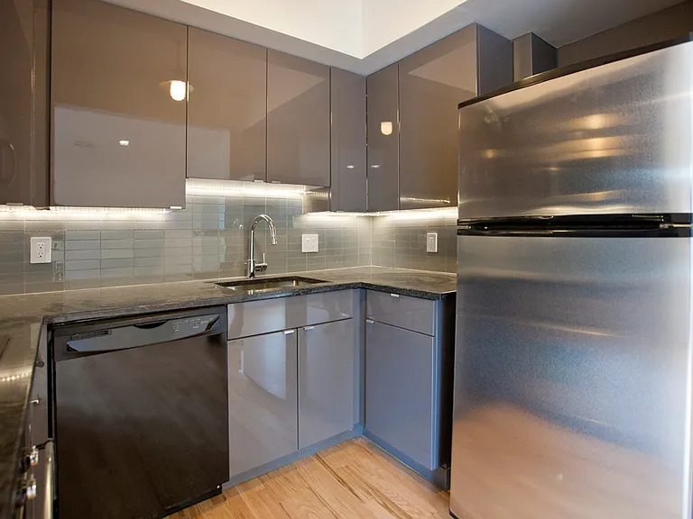 1400 Van Dyke St #301 — Photo 14