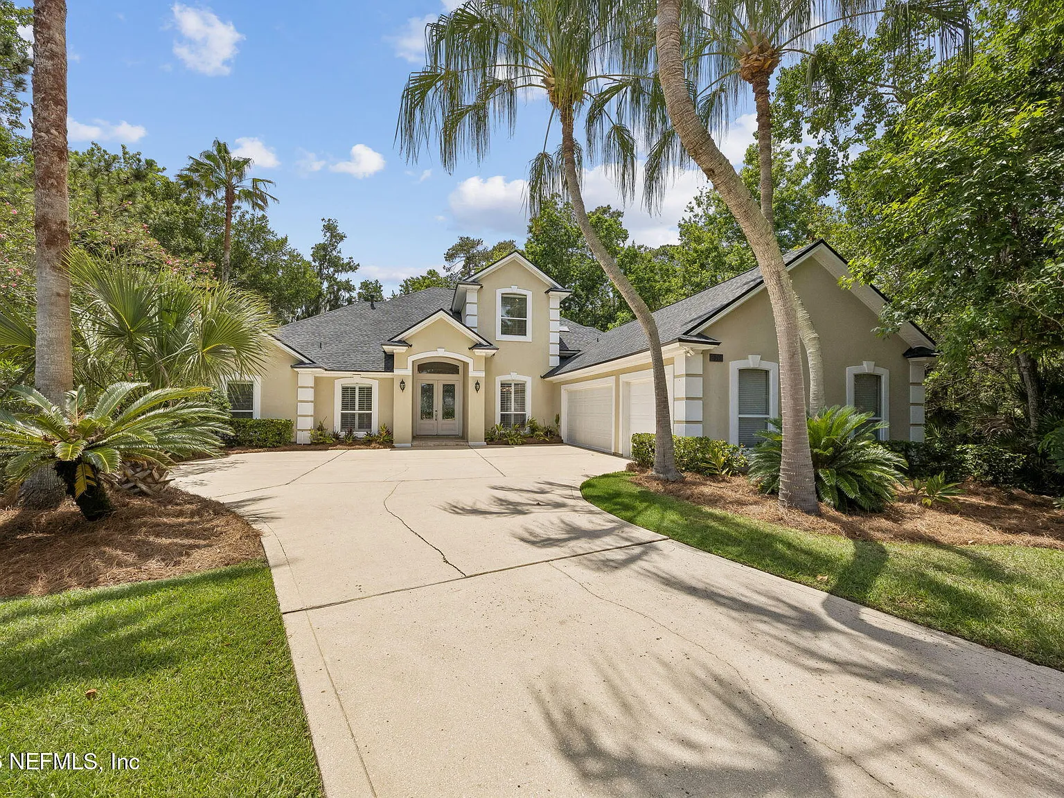 5 bed, 5.0 bath, 3690 sqft, $8,750 — Photo 2