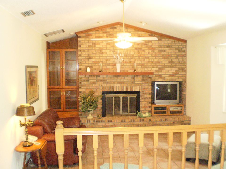 2nd image of 510 Hayes Rd