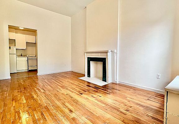 3rd image of 325 W 87th St APT 3B