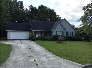 726 Oakwood Forest Ln, Kernersville, NC 27284