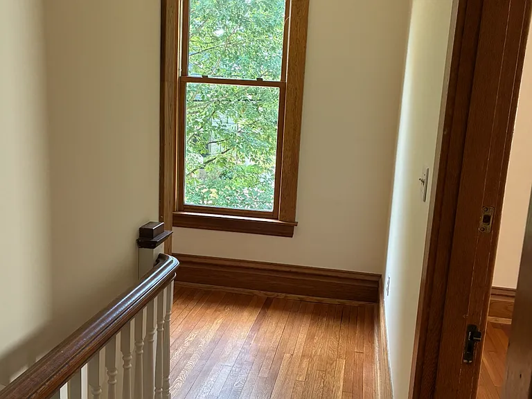 54 Morris Ave — Photo 40