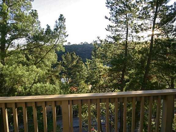 4th image of 1984 Ascot Dr APT B