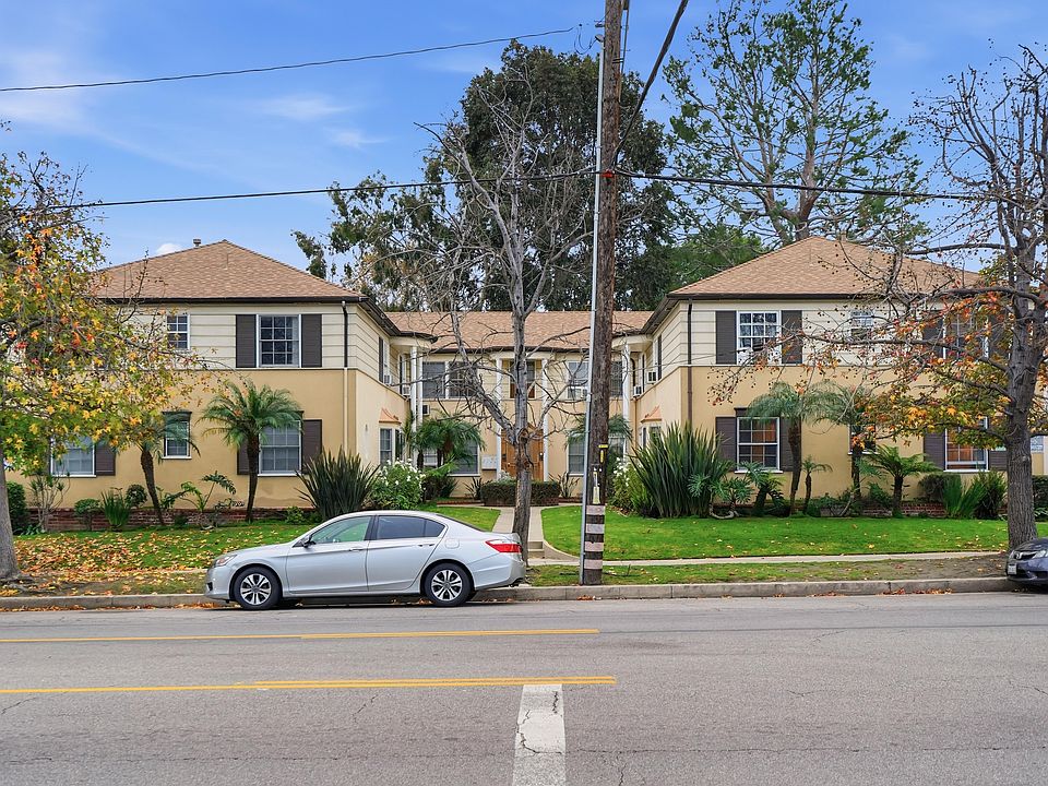 1st image of 12020 Magnolia Blvd #11