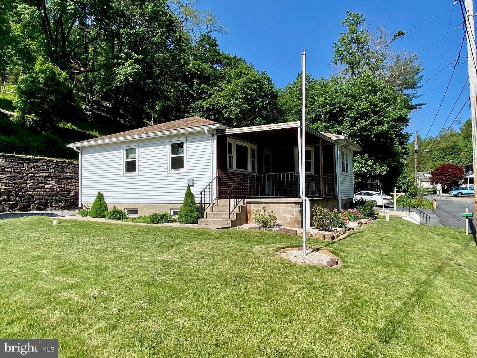 403 Centre St, Port Clinton, PA 19549 Zillow