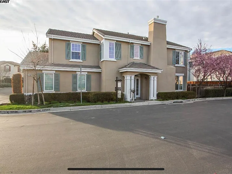 5728 Old Westbury Way — Photo 1