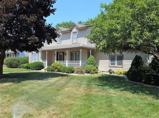 928 McDiarmid Ln, Grand Ledge, MI 48837