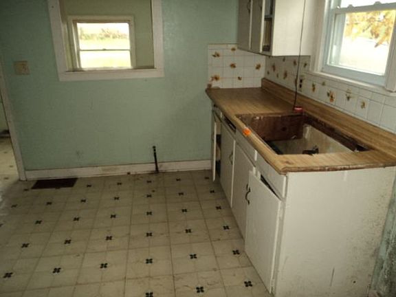 2nd image of 236 Greenlawn Ave