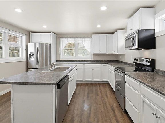 2nd image of 2 Farwell Street