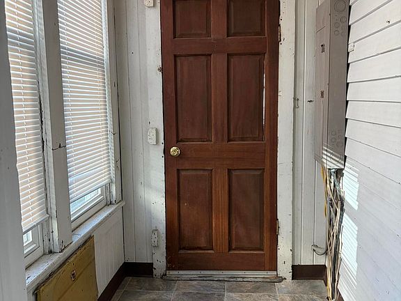 3rd image of 414 N 5th St