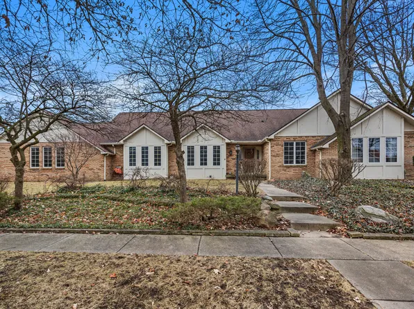 2202 Edgewater Pl, Champaign, IL 61822