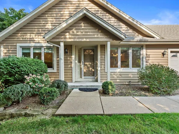 N24W24041 Stillwater LANE Unit A, Pewaukee, WI 53072