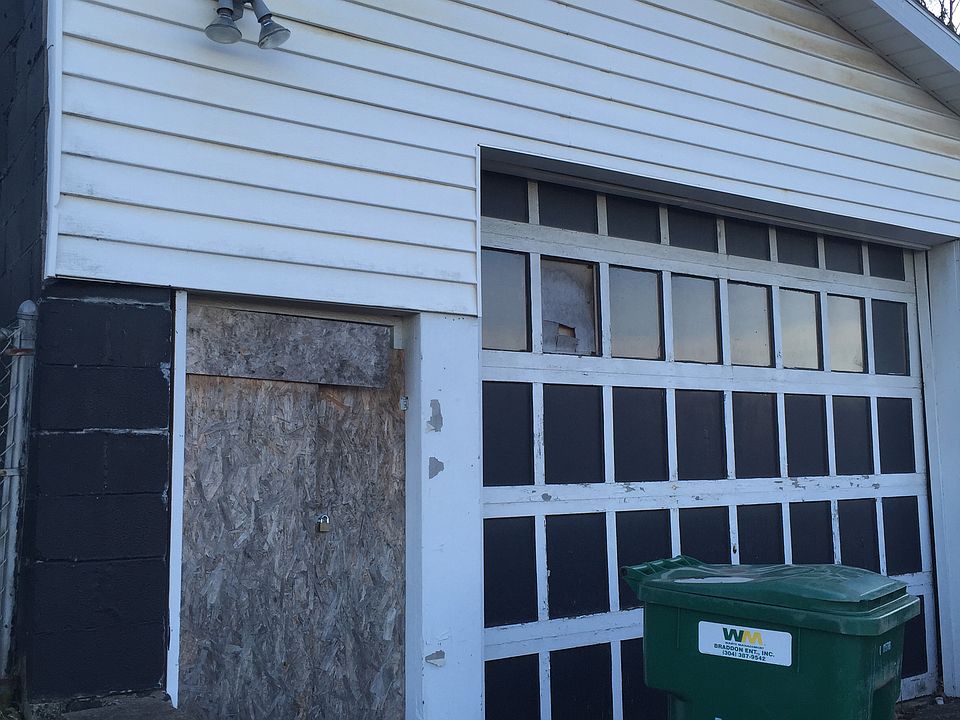 2nd image of 166 Indiana Ave