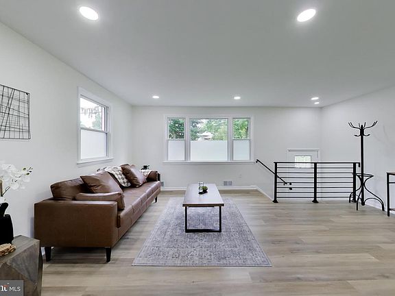 4th image of 11309 Keystone Ave
