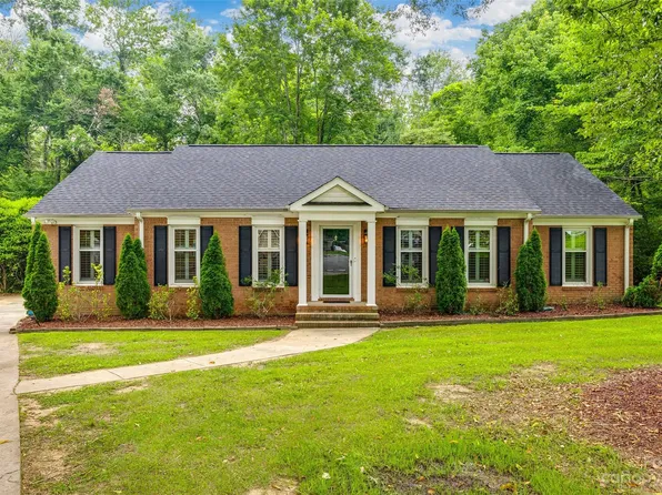 2305 Turnberry Ln, Charlotte, NC 28210