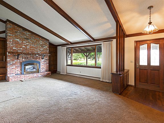 5th image of 2221 Pauline Dr