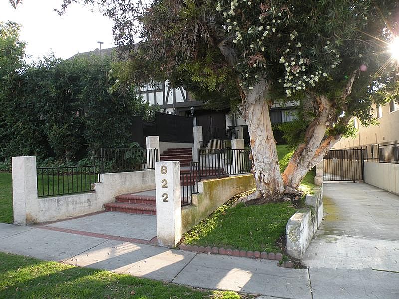 1st image of 822 Victor Ave APT 16