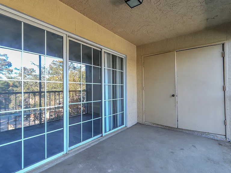 4017 Versailles Dr #4017F — Photo 5