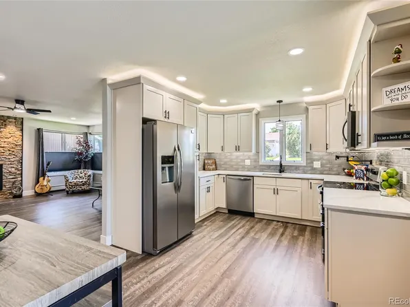 21 DOUGLAS Drive N, Broomfield, CO 80020