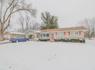310 S Cedar St, Arthur, IL 61911