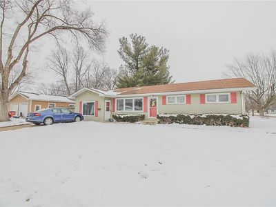 310 S Cedar St, Arthur, IL, 61911