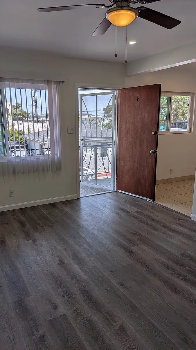 Building Photo - 3600 W 139th St #1