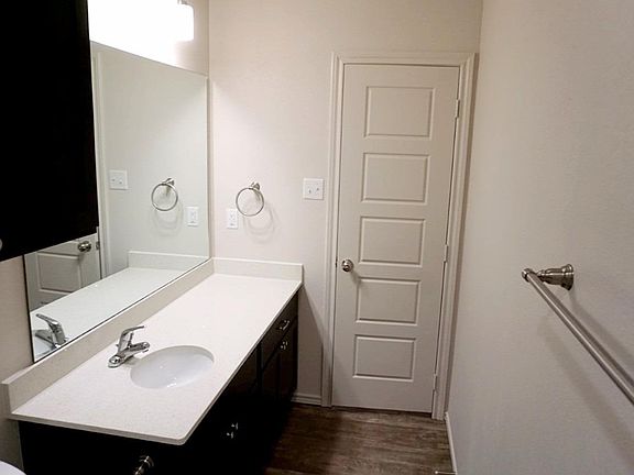 5th image of 11624 Evanston Ave