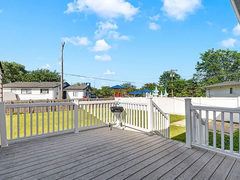 615 Loyola Dr — Photo 48