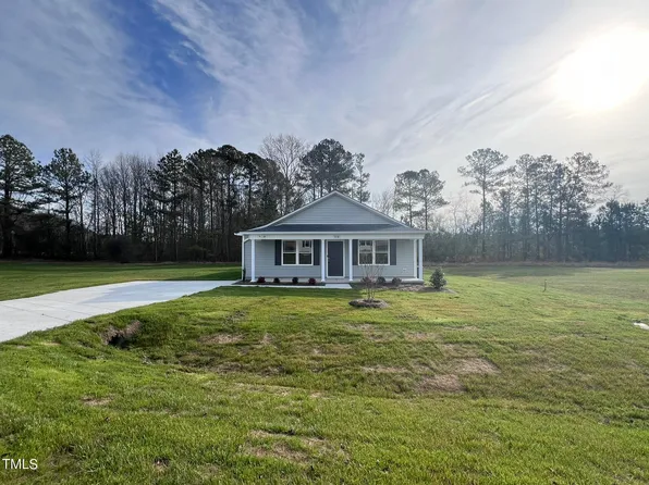 316 Ewing Dr, Selma, NC 27576