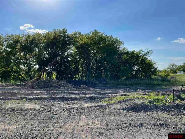 1827 Indigo Trl, Mankato, MN 56001