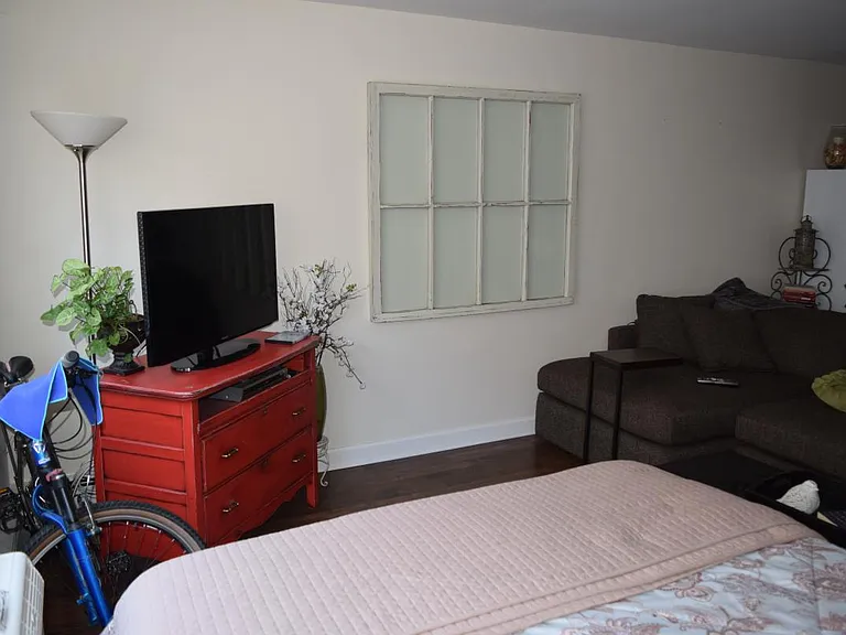 2405 W Balmoral Ave #1C — Photo 3