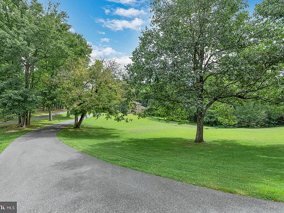 3rd image of 11821 Ramble Dr