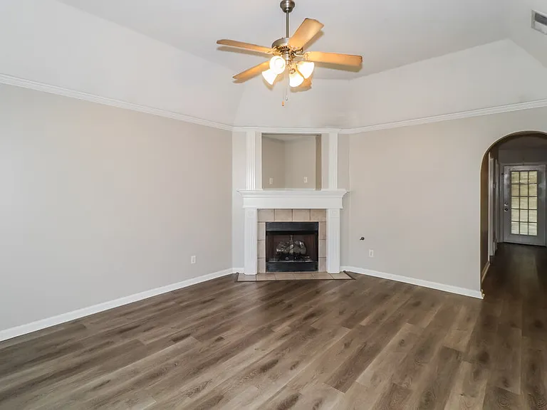 1067 Cross Meadow Rd — Photo 4