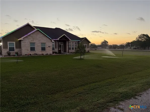36 Meadow Creek Dr, Inez, TX 77968