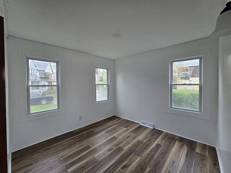468 Kensington Ave #1 — Photo 12