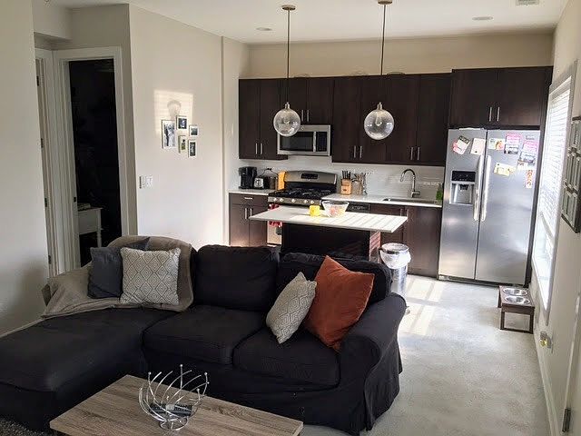 1st image of 4016 N Kenmore Ave APT 3R