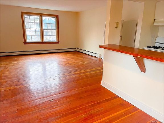 2nd image of 266 Hudson St Floor 2