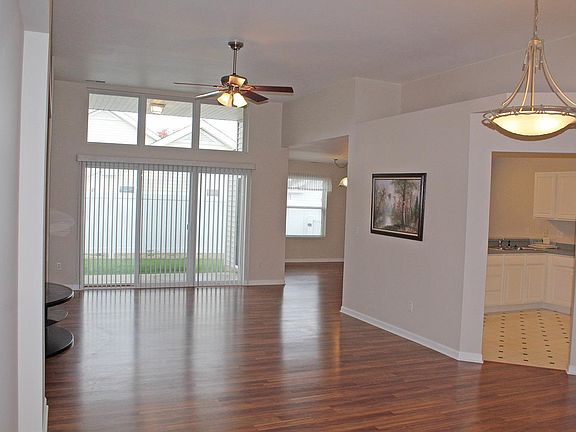 3rd image of 11050 Clairmont Ct
