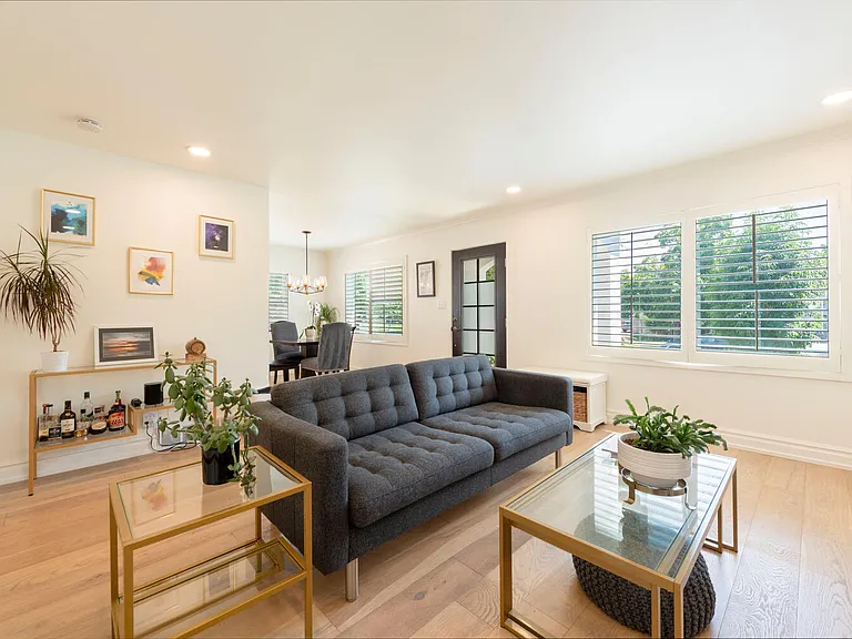 2201 E Wilson Ave — Photo 4