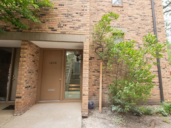 1608 Sycamore Pl, Schaumburg, IL 60173