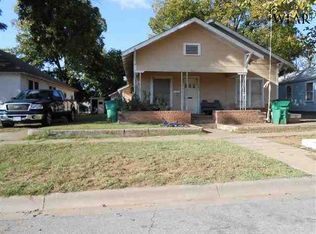 411 E 2nd St, Burkburnett, TX 76354
