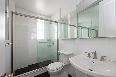 Rented by R New York