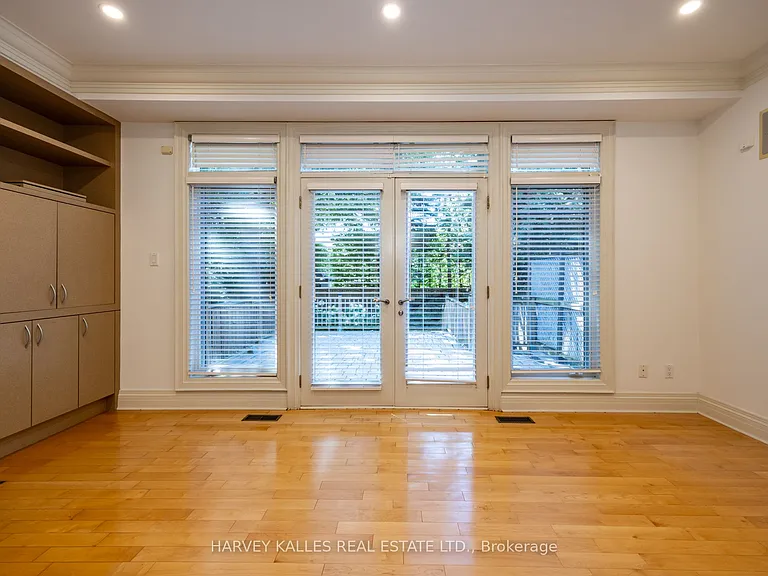 495 Deloraine Ave — Photo 22
